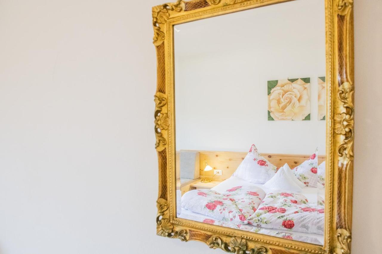 Garni Stuebele Bed & Breakfast Tirolo Bagian luar foto