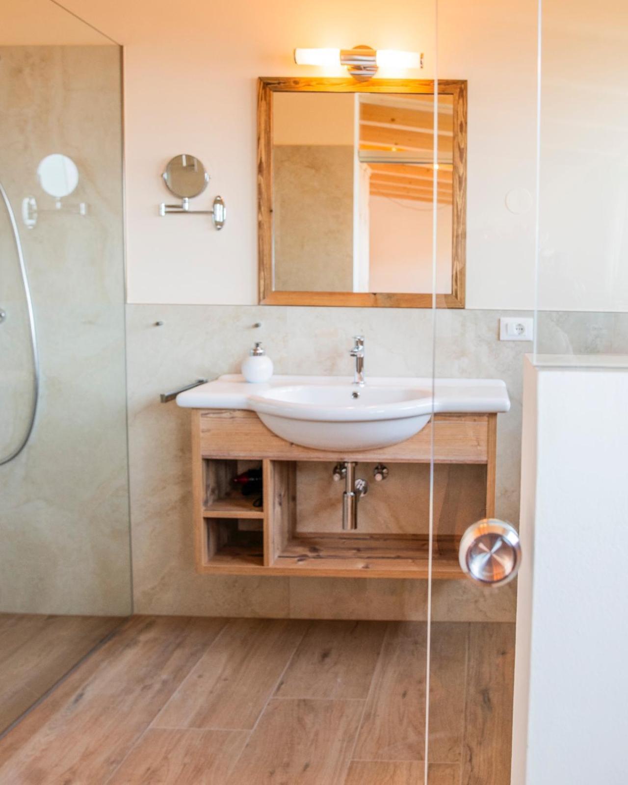 Garni Stuebele Bed & Breakfast Tirolo Bagian luar foto
